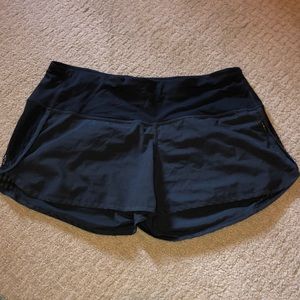 Black Lululemon shorts w Mesh